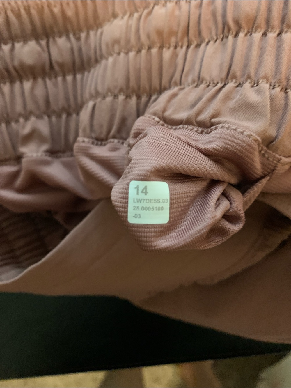 Lululemon HR Hotty Hots, 2.5 inch, Sz 14
Red Clay, Like New - Picture 3 of 6